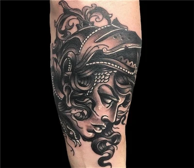 Medusa tätoveeringule Spark